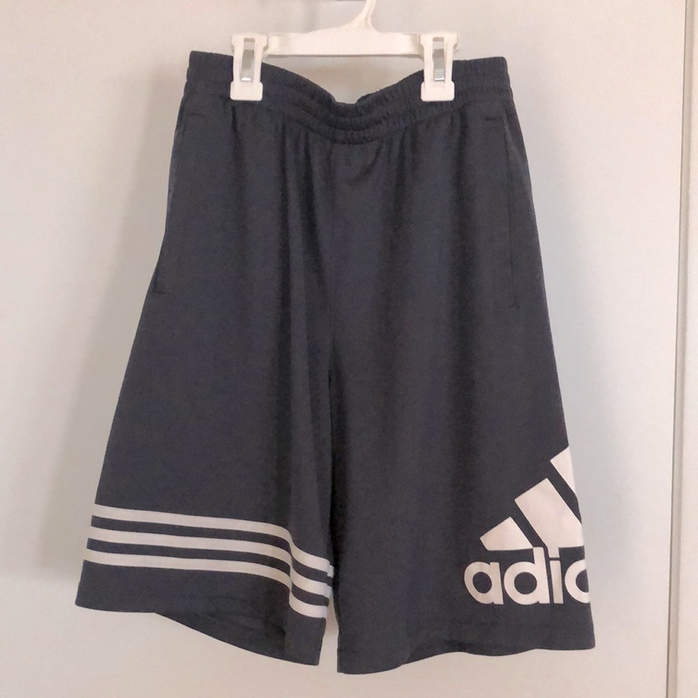 Adidas basketball shorts Boys 14/16 L gray good co